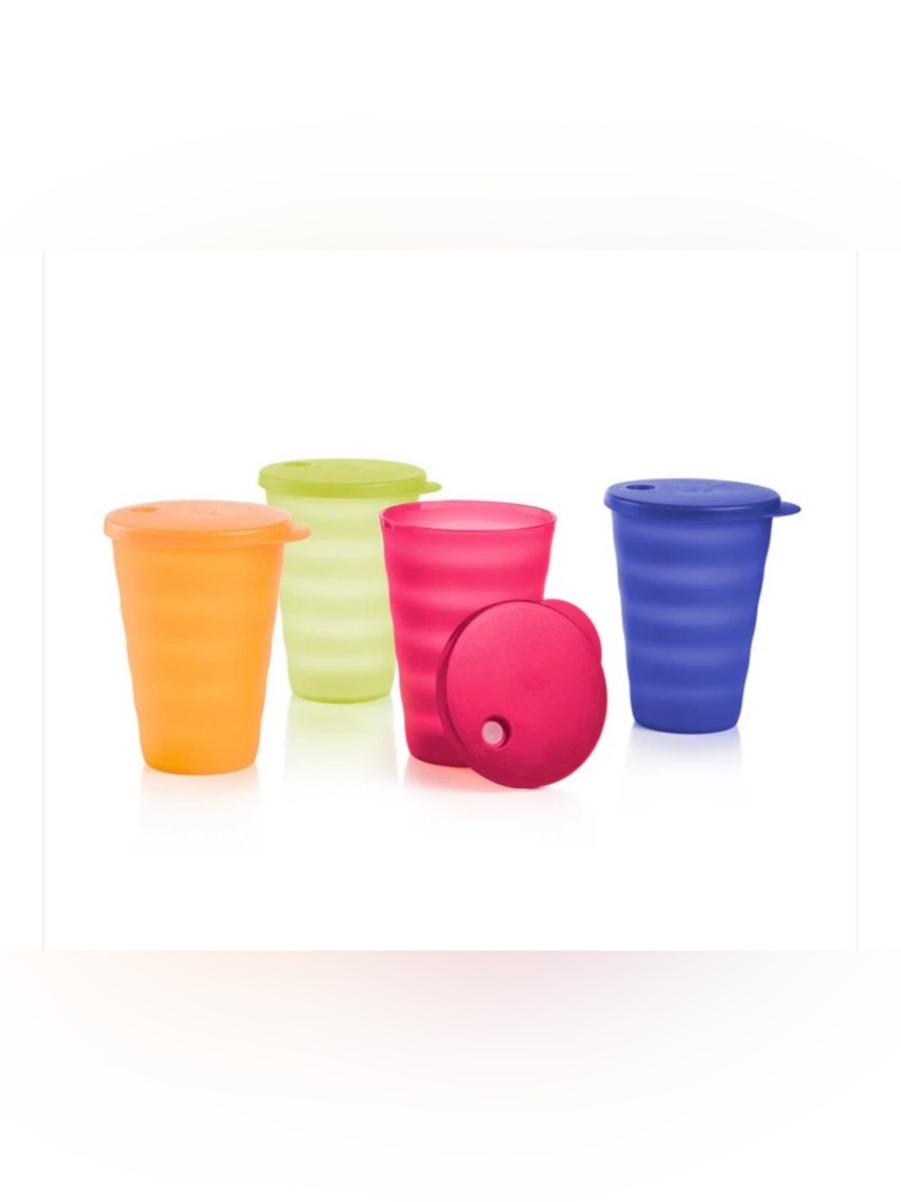 Tupperware tumbler set with droplets straw seals
